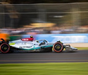 百家乐-规则改革让梅赛德斯遇困境 汉密尔顿重演2009惨剧