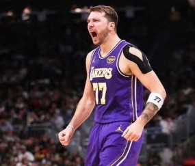 百家乐pp下载地址-申京轰33+9+6仍无缘今日最佳！对不起，你碰到创纪录的东契奇了